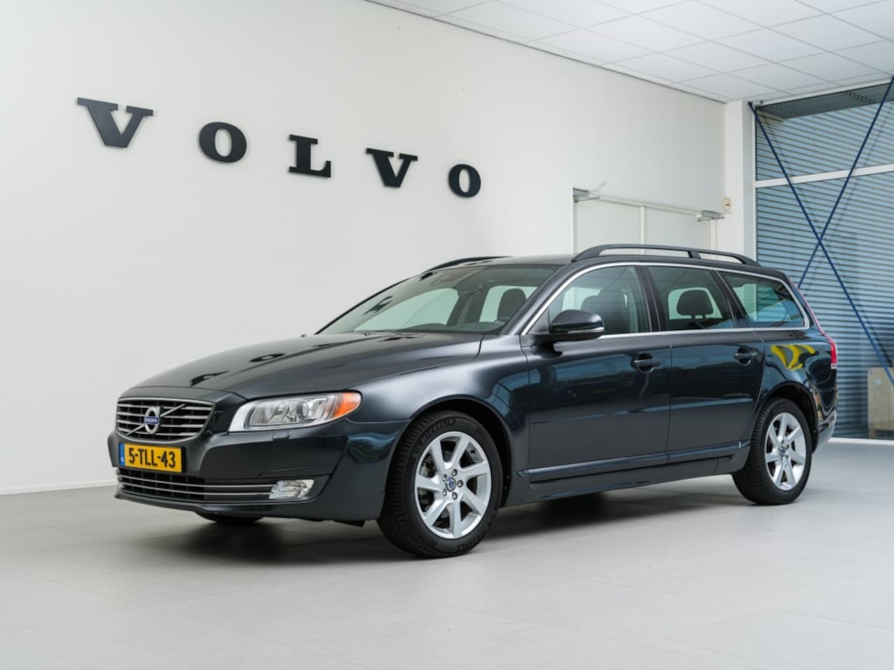 Volvo V70 - T4 Momentum - AutoWereld.nl