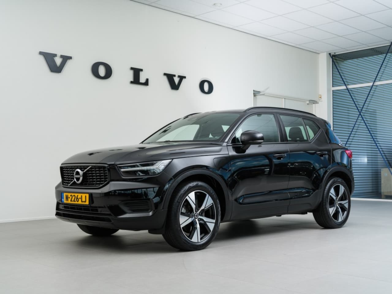 Volvo XC40 - T4 Recharge, R-Design - AutoWereld.nl