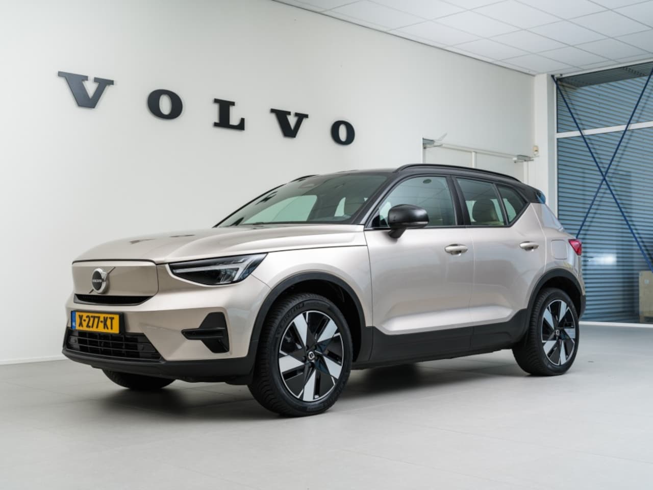 Volvo XC40 - Single Plus 69 kWh - AutoWereld.nl