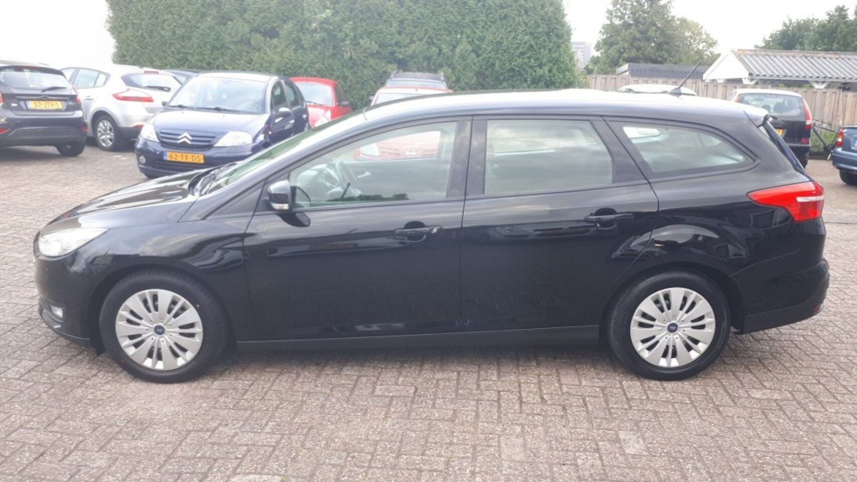 Ford Focus - 1.0 Lease Edition RADIO CD/CLIMATE/NAVI/CRUISE/CV