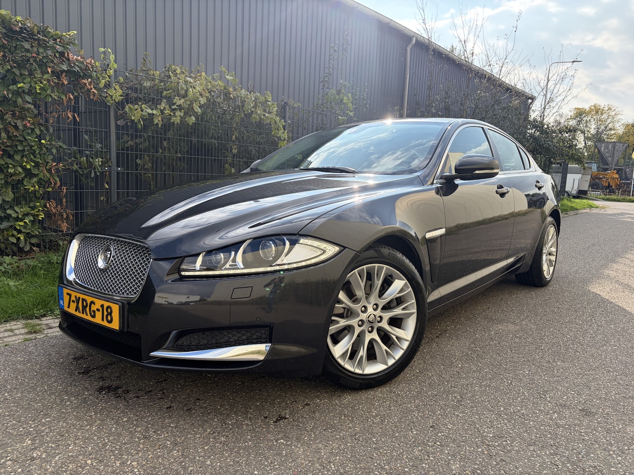 Jaguar XF - 2.2D / AUTOMAAT / LEER / NAVI / CRUISE / STOELVERWARMING / 137dkm! - AutoWereld.nl