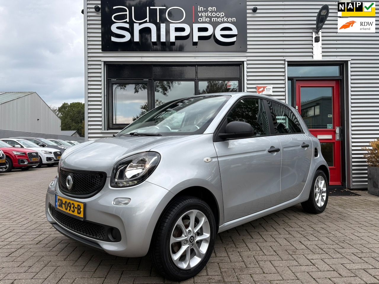 Smart Forfour - 1.0 Business Solution -5DRS.-AUTOMAAT-CLIMA-CRUISECONTROL-LICHTMETALEN VELGEN-ORIGINEEL NE - AutoWereld.nl