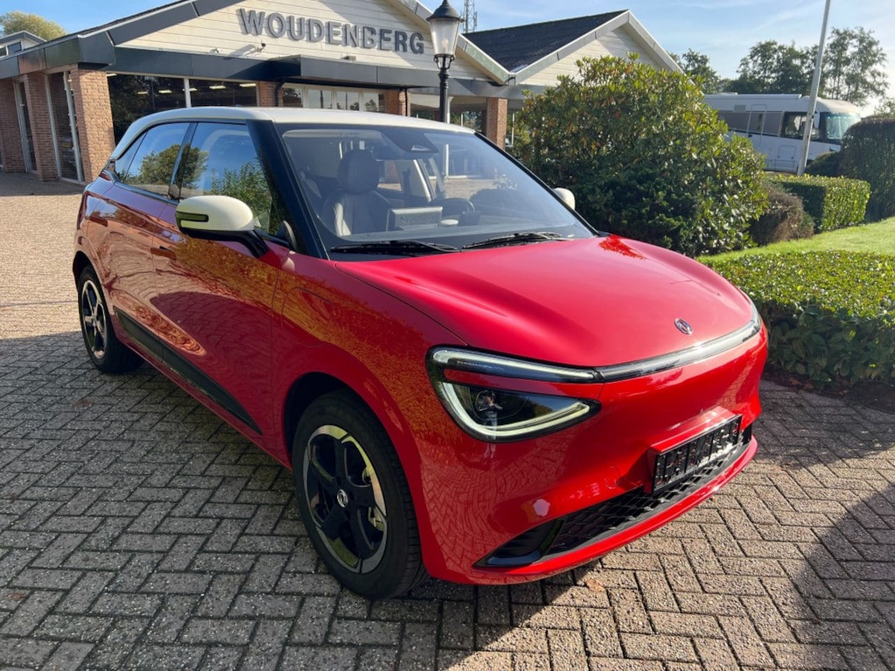 Dongfeng Box - Premium Edition, 360 gr cam, adapt cruise cont - AutoWereld.nl
