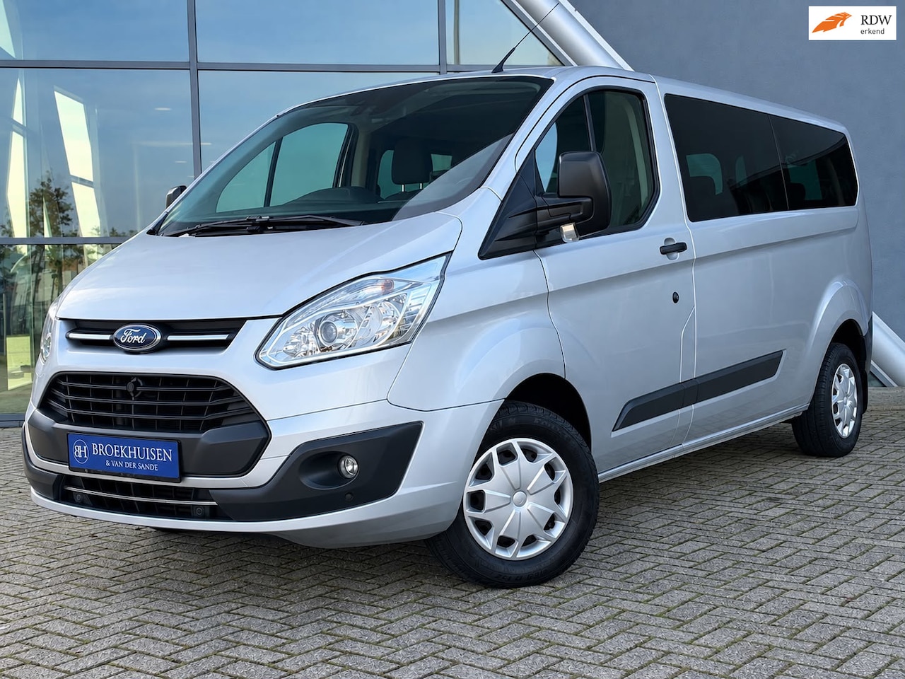 Ford Transit Custom - 310 2.0 TDCI L2H2 GEEL KENTEKEN 9 Persoons 131pk Trekhaak / Cruise Control / NIEUWE Distri - AutoWereld.nl
