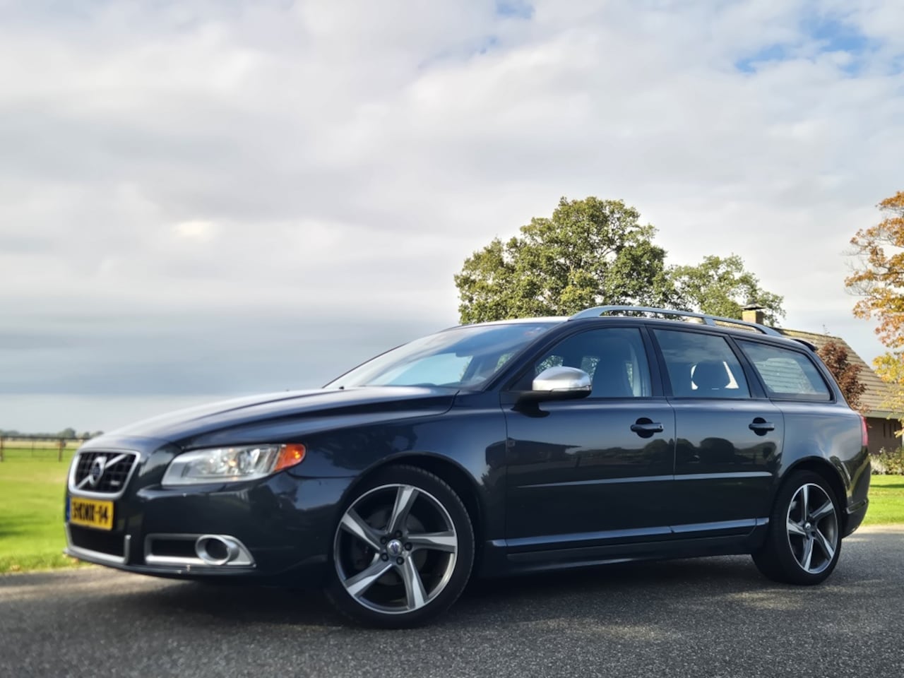 Volvo V70 - 1.6 T4 R-Edition 1.6 T4 R-Edition - AutoWereld.nl
