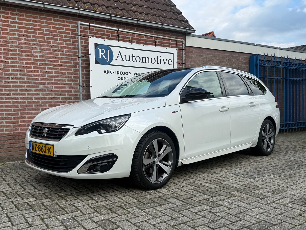 Peugeot 308 - 1.2 PureTech GT-line PANO/STOELMASSAGE/NIEUWE MOTOR - AutoWereld.nl