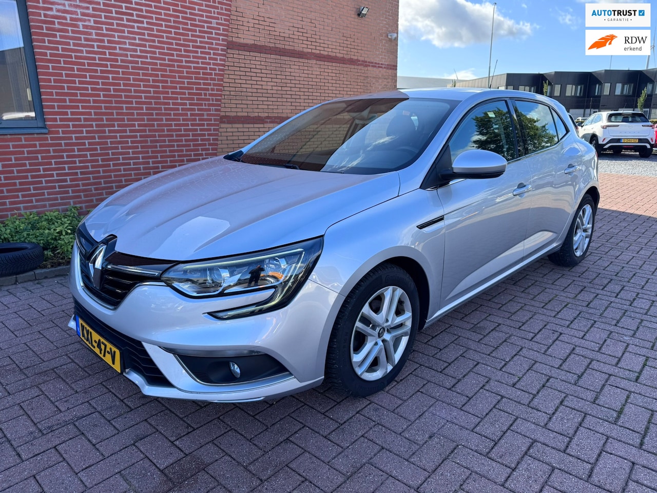 Renault Mégane - 1.5 Blue dCi Limited 1.5 Blue dCi Limited, Euro 6, Marge, Apple Carplay - AutoWereld.nl