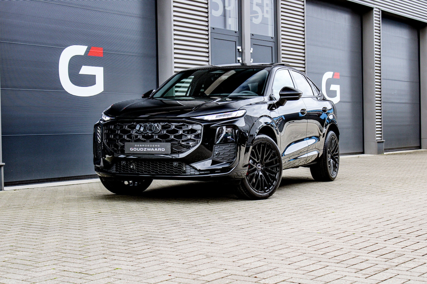 Audi Q3 Sportback - E-hybrid S edition 272PK | Tech Pro | Pano | SONOS | Head-up | Memory | 360 camera - AutoWereld.nl