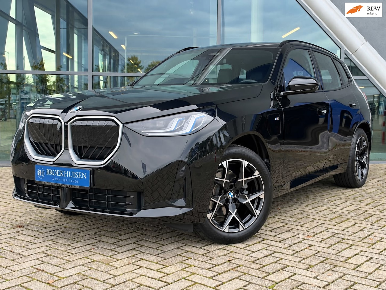 BMW X3 - 30e xDrive M sport 300pk Panoramadak / Elektr Trekhaak / HUD / 360 Camera - AutoWereld.nl