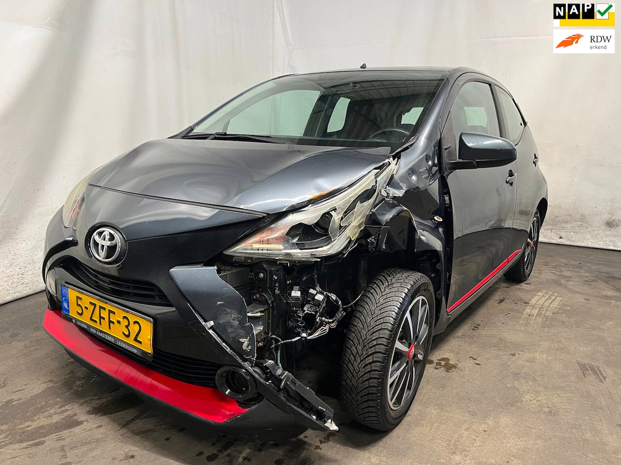 Toyota Aygo - 1.0 VVT-i x-play - Aandrijfas Defect - Schade - AutoWereld.nl