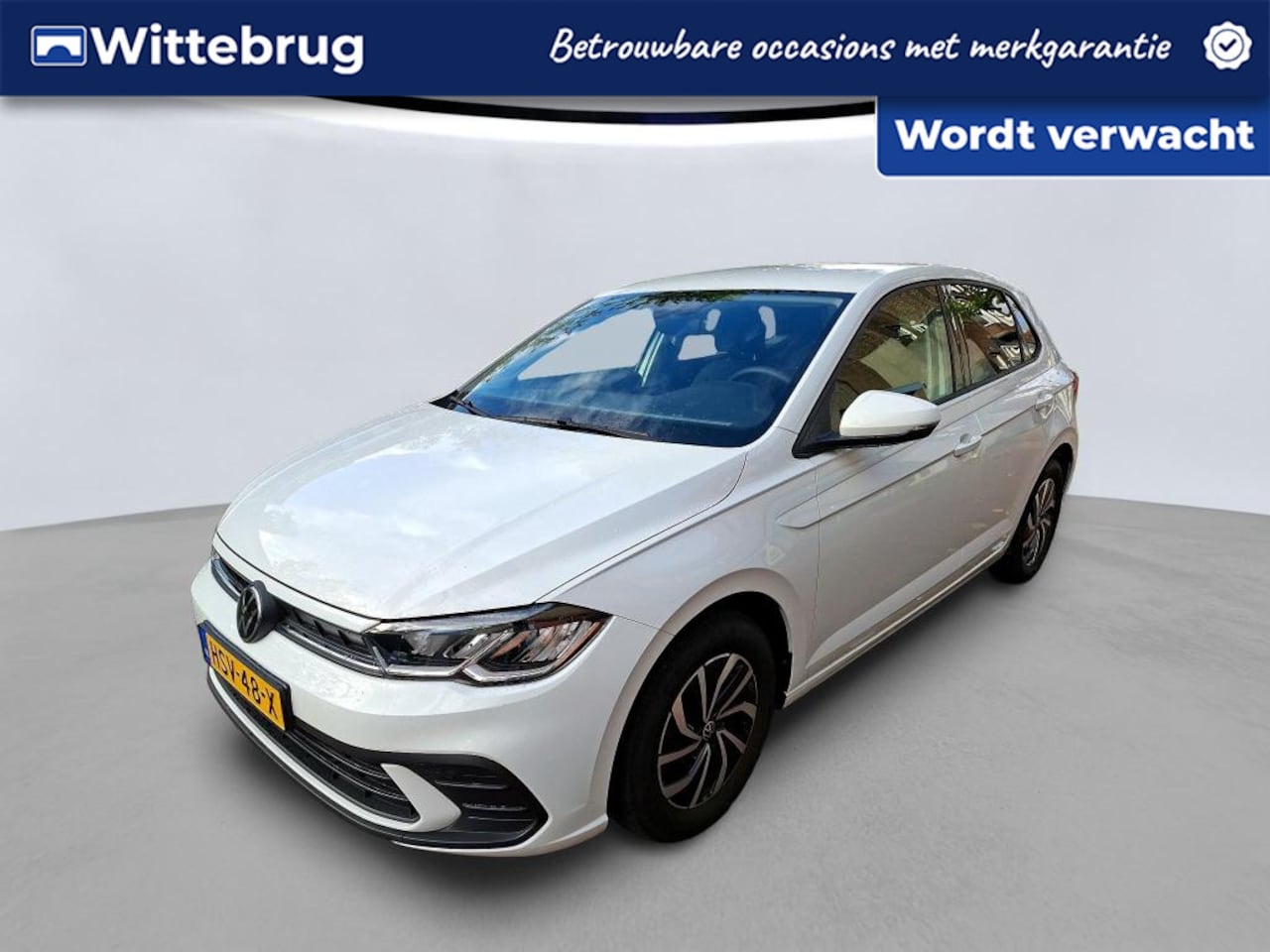 Volkswagen Polo - 1.0 TSI 95pk Life Edition DSG Automaat / Navigatie by APP / Camera / LM 15 inch / LED / Di - AutoWereld.nl