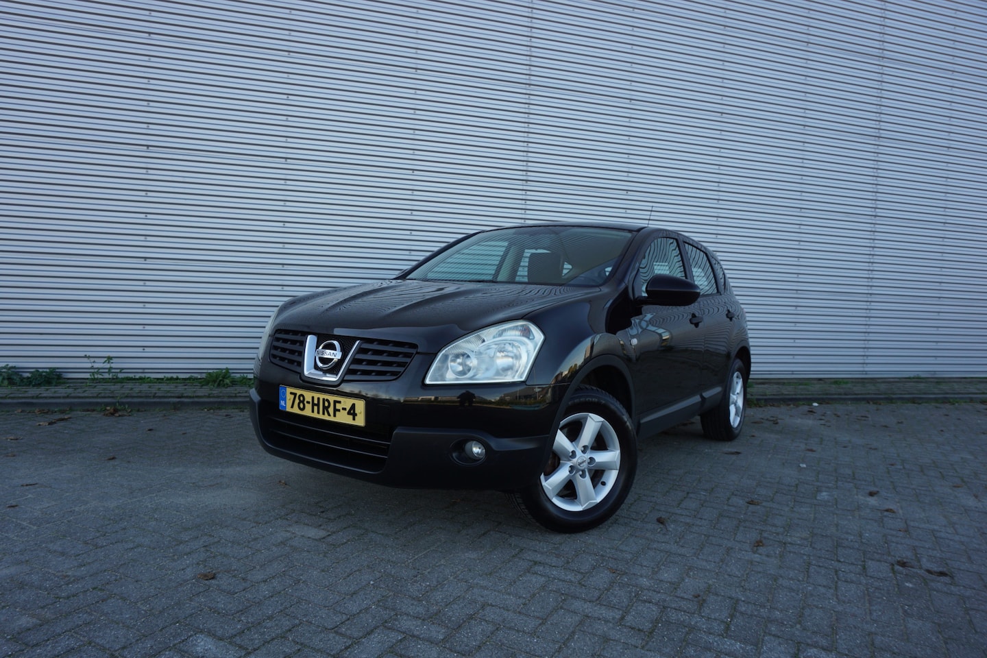 Nissan Qashqai - 1.6 Visia Airco / Cruise / Elektr. ramen / Trekhaak / Lm velgen / NAP - AutoWereld.nl
