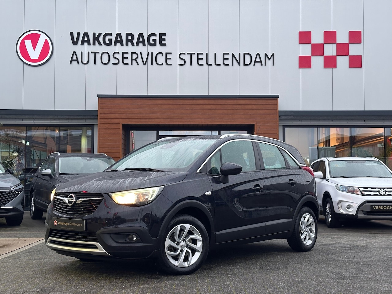 Opel Crossland X - 1.2 Turbo Innovation|Distr Verv|Trekhaak|Stoel/Stuur verwarm|Carplay|PDC achter - AutoWereld.nl
