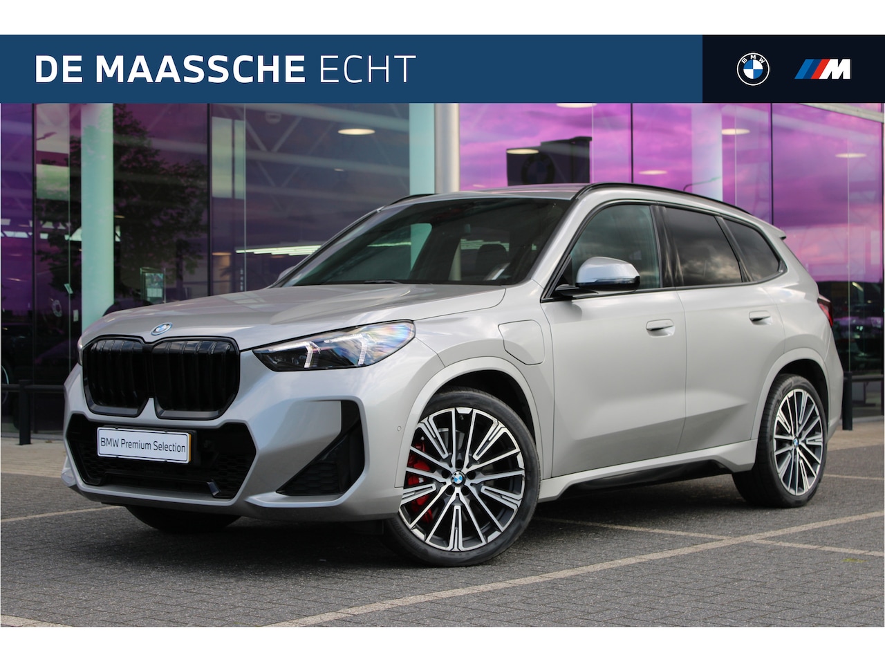 BMW X1 - xDrive25e M Sport Automaat / Panoramadak / Trekhaak / Sportstoelen / Adaptieve LED / M Ada - AutoWereld.nl