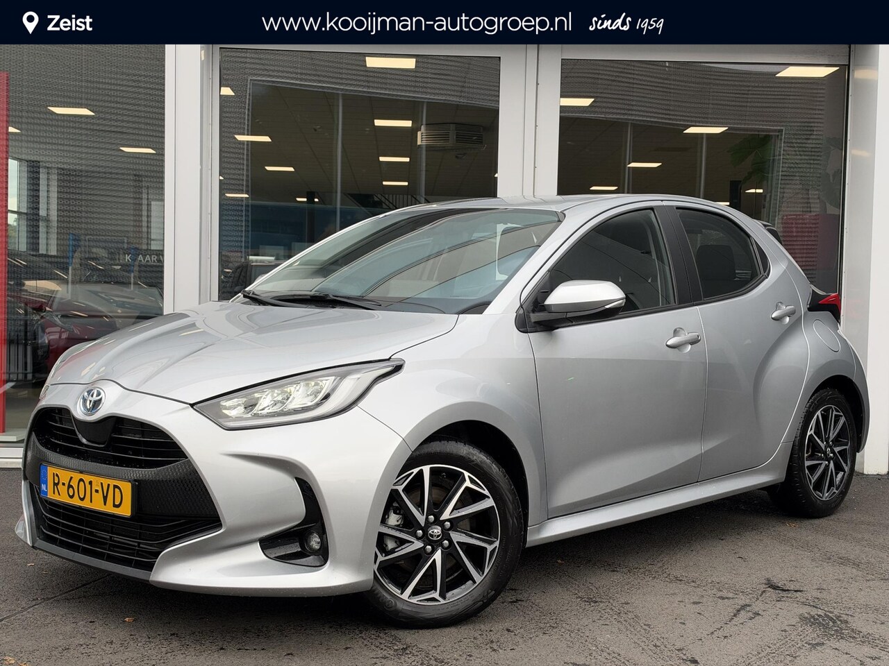 Toyota Yaris - 1.5 Hybrid Dynamic Nederlandse auto | Lichtmetalen velgen | Airco | Parkeercamera - AutoWereld.nl