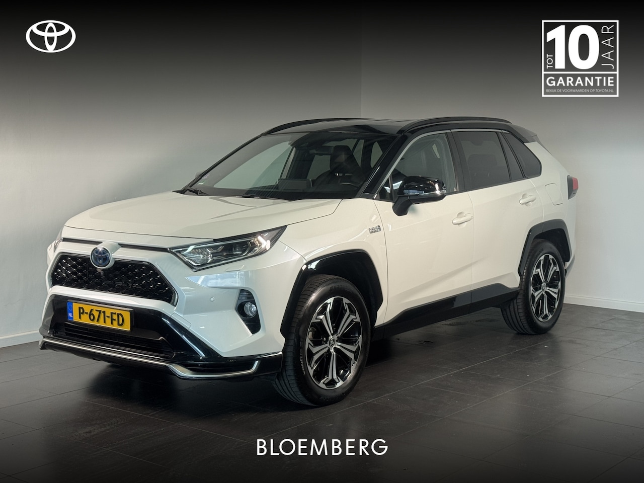 Toyota RAV4 - 2.5 Plug-in Hybrid AWD Bi-Tone Plus | Alarm klasse 3 | Trekhaak | Full Option | - AutoWereld.nl