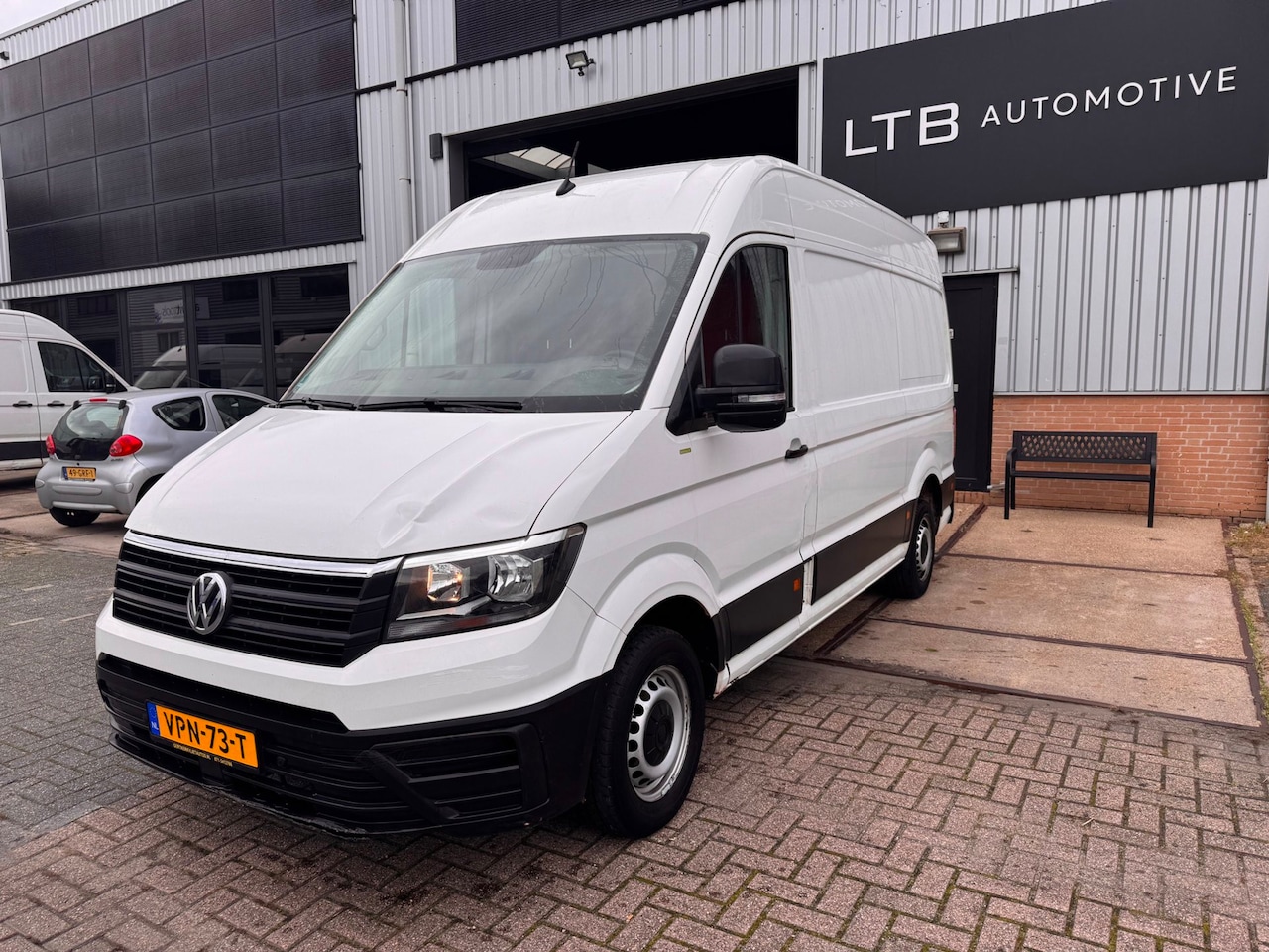 Volkswagen Crafter - 30 2.0 TDI L3H2 30 2.0 TDI L3H2 - AutoWereld.nl