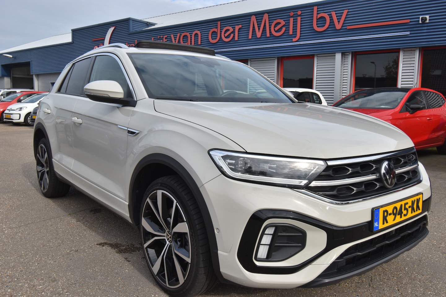 Volkswagen T-Roc - 1.5 TSI R-Line Business 1.5 TSI R-Line Business+ , N-TYPE !! , EL PANODAK , LMV19 , A UITRIJ CAM , VIRTUAL COC - AutoWereld.nl