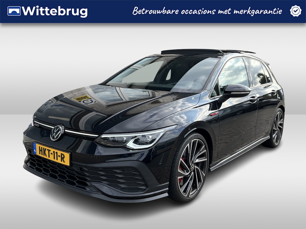 Volkswagen Golf - 2.0 TSI GTI Clubsport / AUTOMAAT/ 300 PK/ PANO/ BLACK STYLE/ CAMERA/ PARK. SENSOREN/ IQ. L - AutoWereld.nl