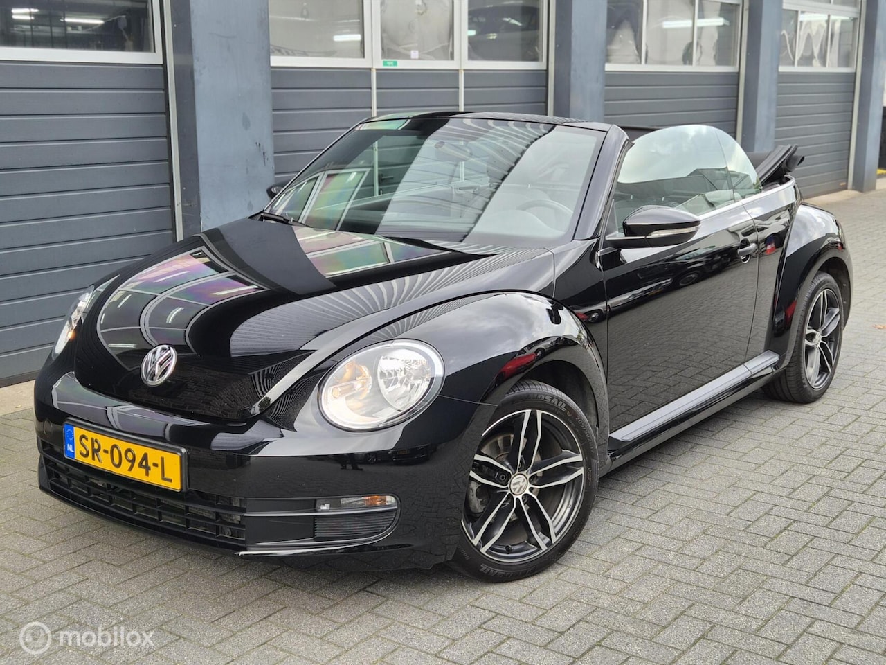 Volkswagen Beetle Cabriolet - 1.2 TSI Design BlueMotion | AIRCO | PDC | ELEK RAMEN | - AutoWereld.nl
