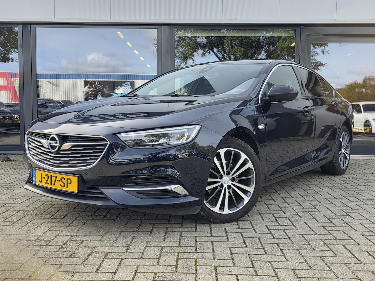 Opel Insignia Grand Sport - 1.5 Turbo Business Executive 1.5 Turbo Business Executive - AutoWereld.nl