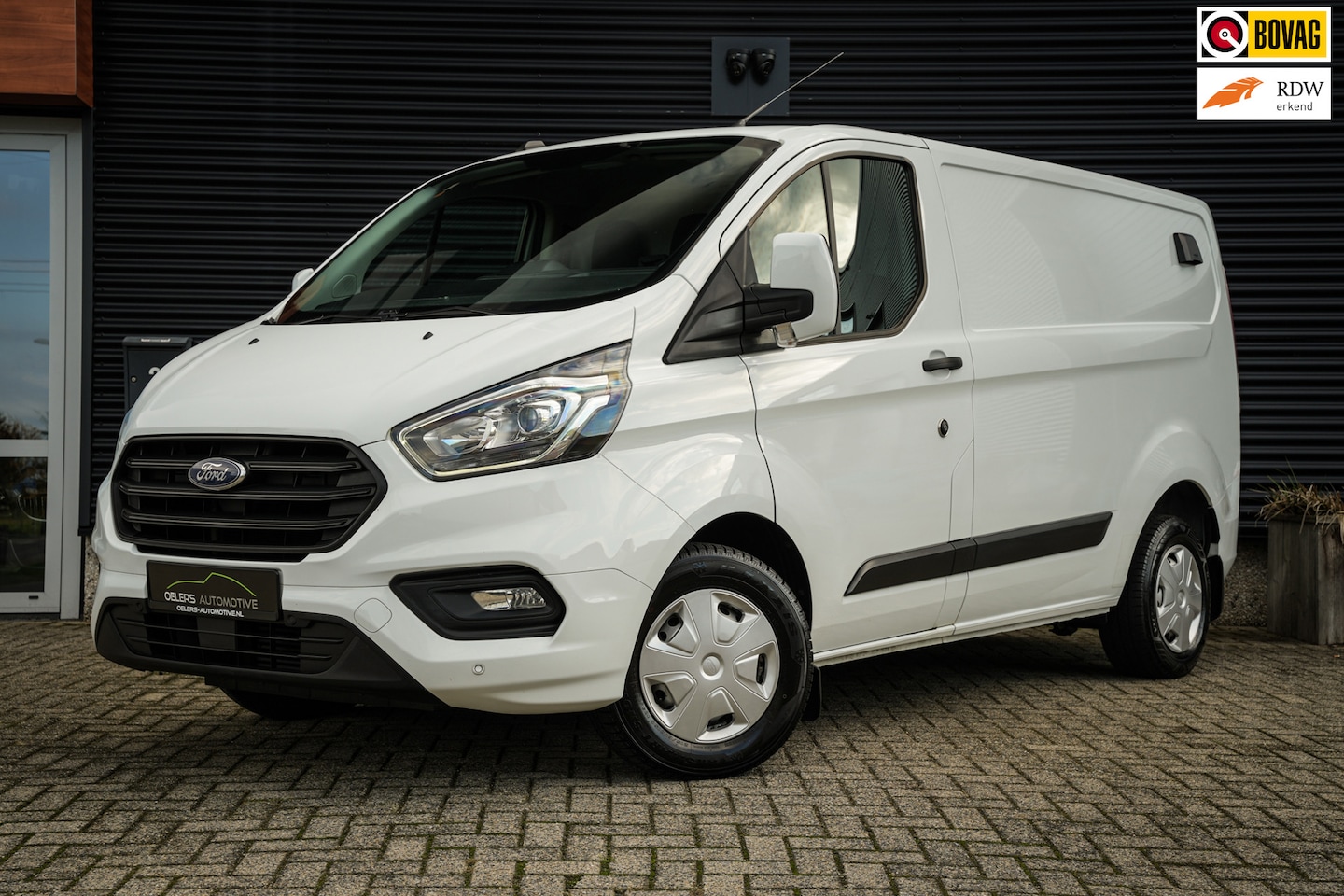 Ford Transit Custom - 280 2.0 TDCI L1 Trend | Airco | Trekhaak | Sortimo inrichting | Elektr. ramen | Nieuwstaat - AutoWereld.nl