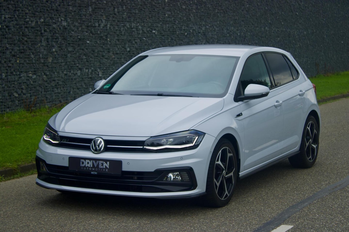 Volkswagen Polo - 1.0 TSI Highline|3x R-LINE- DSG -LED -Camera - AutoWereld.nl