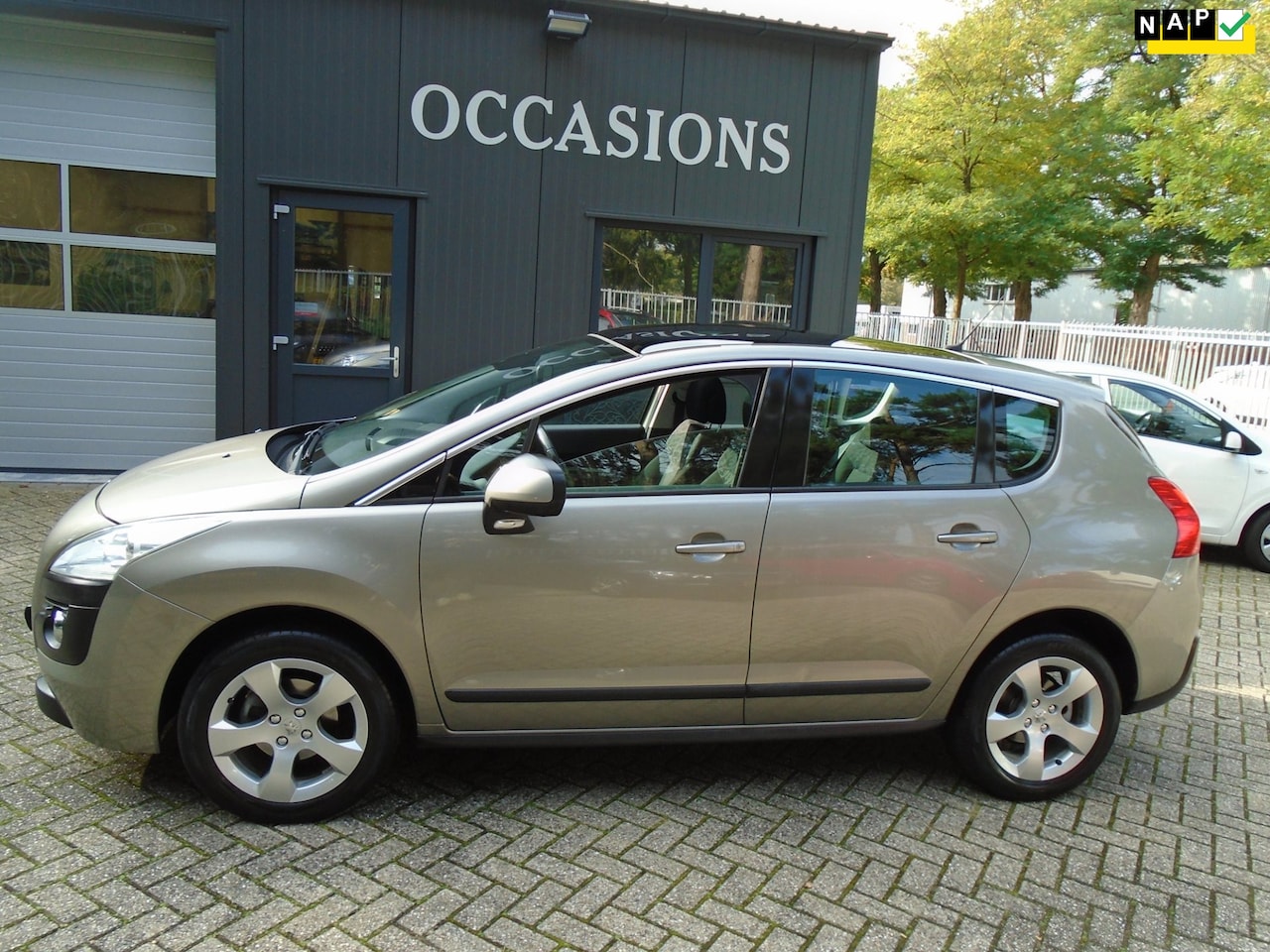 Peugeot 3008 - 1.6 VTi Première 1.6 VTi Première - AutoWereld.nl