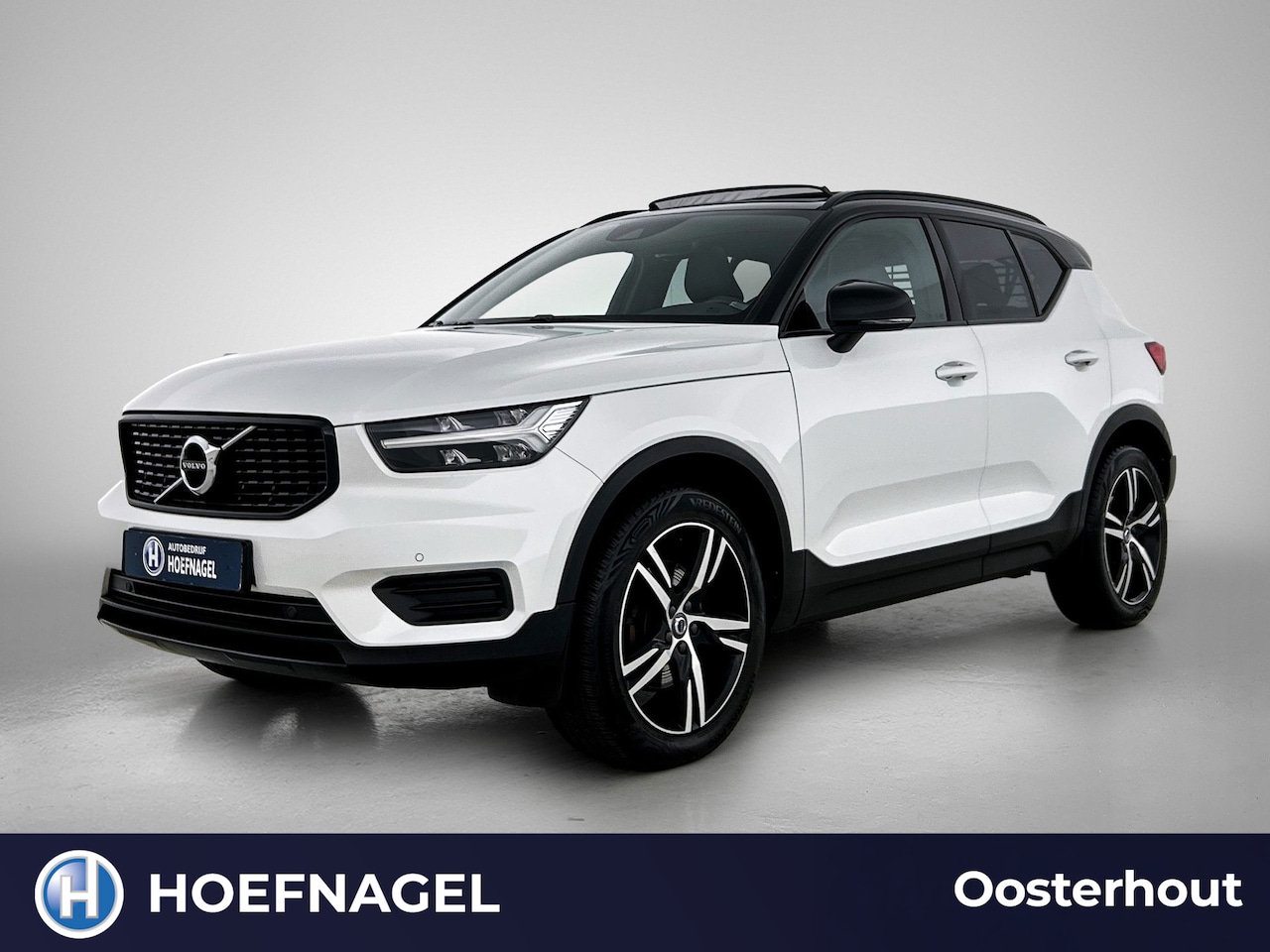 Volvo XC40 - 2.0 T4 R-Design Automaat | Cruise Control | Stoelverwarming | CarPlay | Camera | Leder | P - AutoWereld.nl