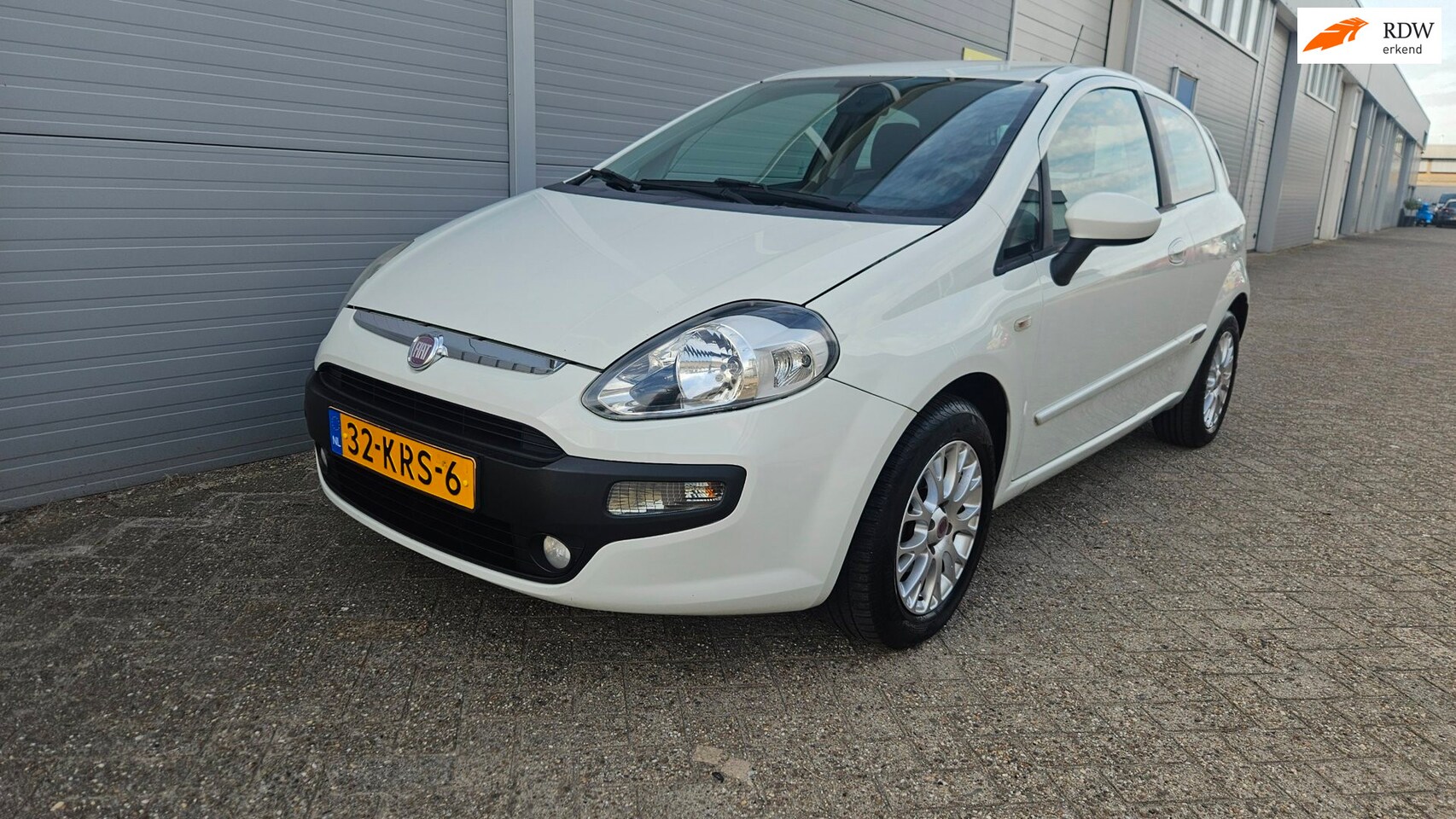 Fiat Grande Punto - 1.4 Dynamic AUTOMAAT APK 09-2027 - AutoWereld.nl