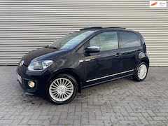 Volkswagen Up! - 1.0 black up met pano / cruise / navi / lmv