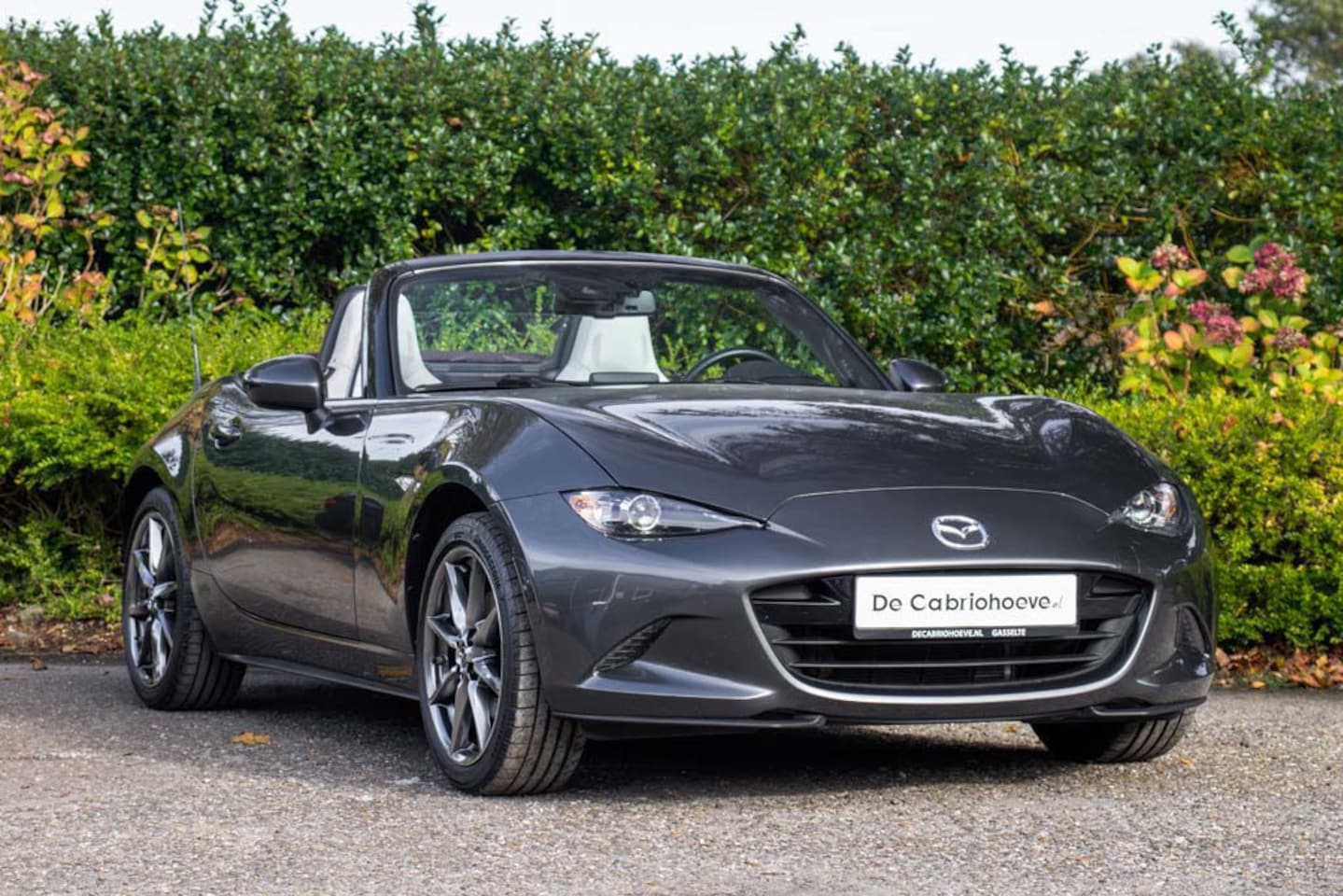 Mazda MX-5 - ND 2.0l SkyActiv-G 184 GT-M Machine Gray Metallic - AutoWereld.nl