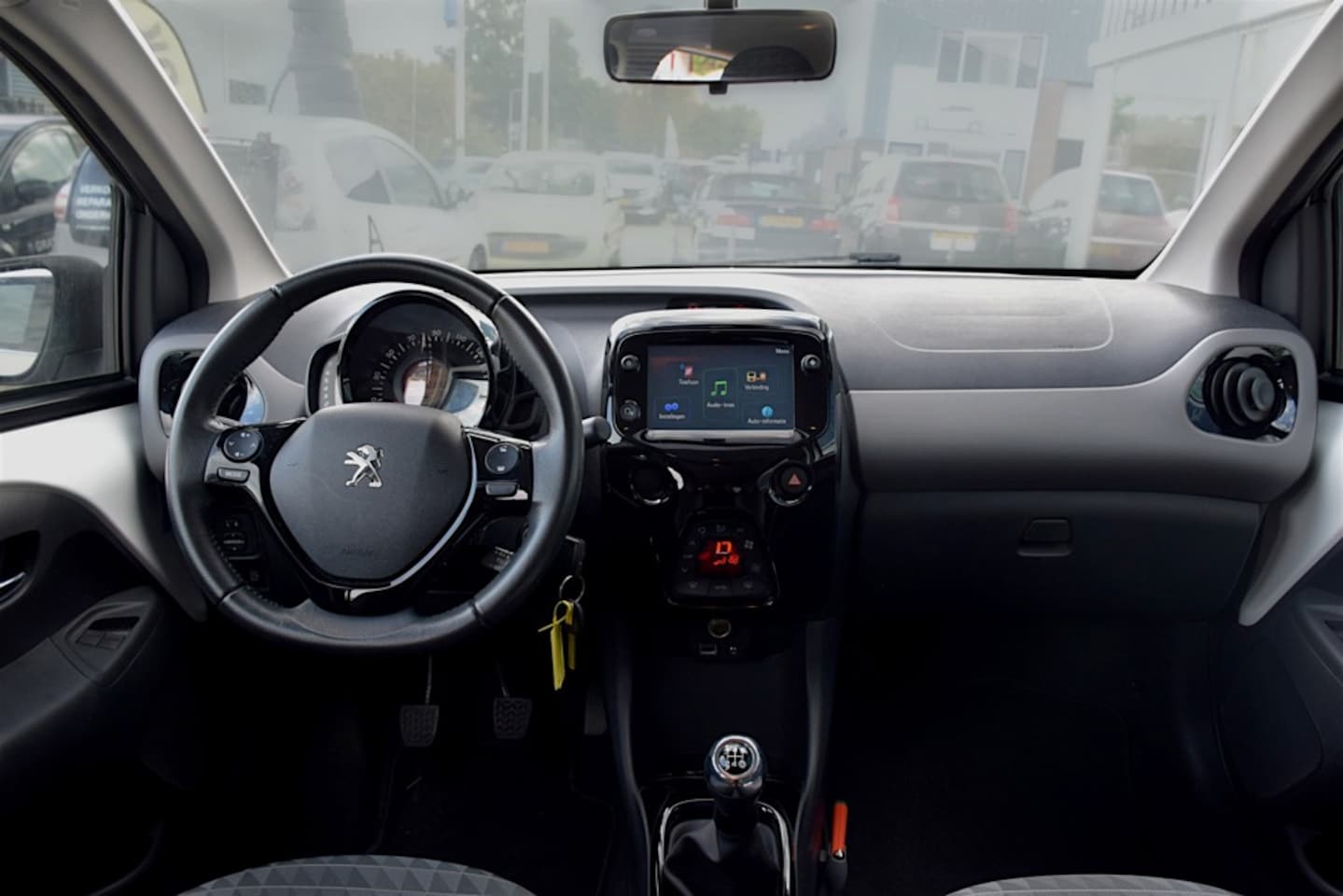 Peugeot 108 - 1.0 e-VTi Allure 1.0 e-VTi Allure, Parkeercamera, Dealeronderhouden, Apple car play, NAP