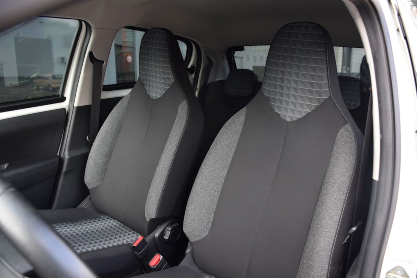 Peugeot 108 - 1.0 e-VTi Allure 1.0 e-VTi Allure, Parkeercamera, Dealeronderhouden, Apple car play, NAP
