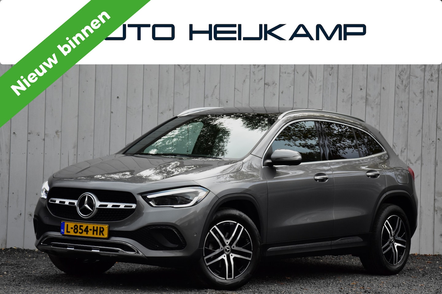 Mercedes-Benz GLA-Klasse - 180 Business Solution Luxury | Pano-dak | Leer | Trekhaak | NL-Auto! | - AutoWereld.nl