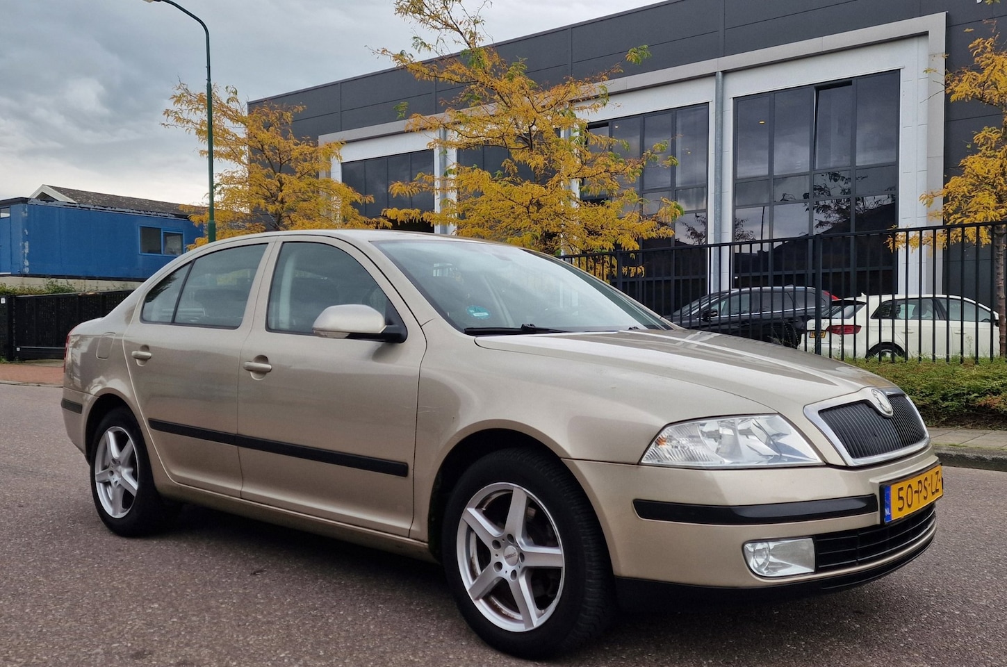 Skoda Octavia - 1.6 FSI Elegance PSENSOR CRUISE 2 X SLEUTELS - AutoWereld.nl