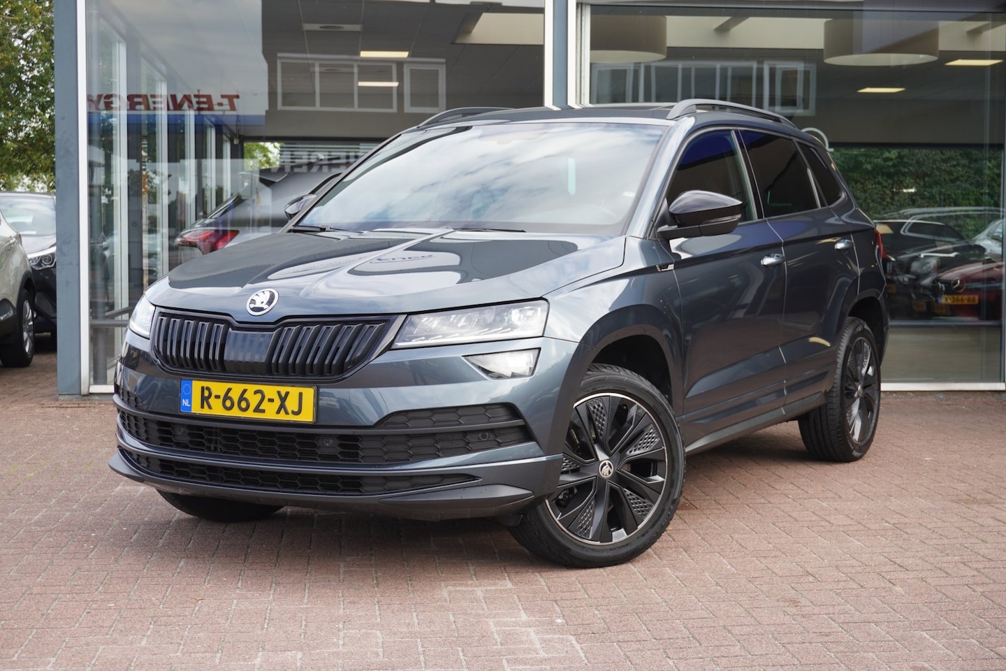 Skoda Karoq - 1.5 TSI ACT Sportline Business Automaat | Carplay | Elek. pakket | Vol opties | 2022 | Fac - AutoWereld.nl