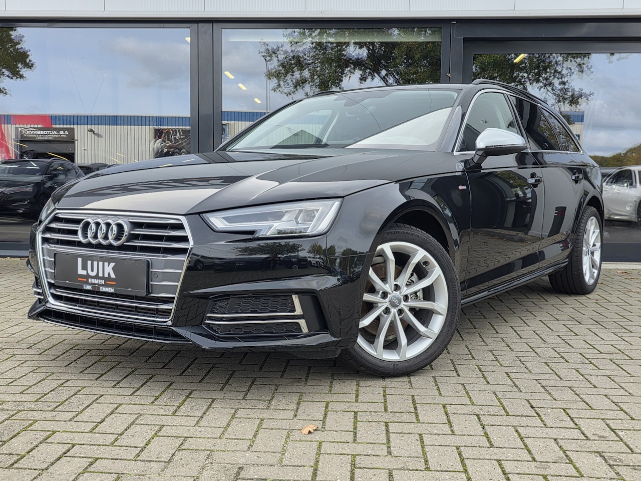 Audi A4 Avant - 2.0 TFSI MHEV Sport S line black edition 2.0 TFSI MHEV Sport S line black edition - AutoWereld.nl