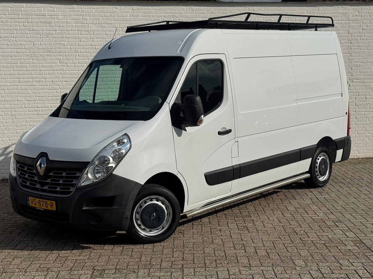 Renault Master - T33 2.3 dCi L2H2 Airco Cruise Trekhaak Camera Inrichting Imperial - AutoWereld.nl