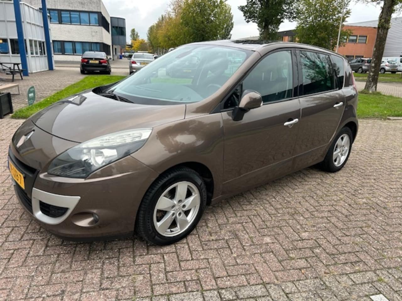 Renault Scénic - 1.4 TCE Bns Sport 131PK NAVI PANO CRUISE NAP - AutoWereld.nl