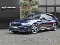 BMW 5-serie - 530e xDrive Business M-sport Laser ACC Leren bekleding 19 inch velgen Trekhaak