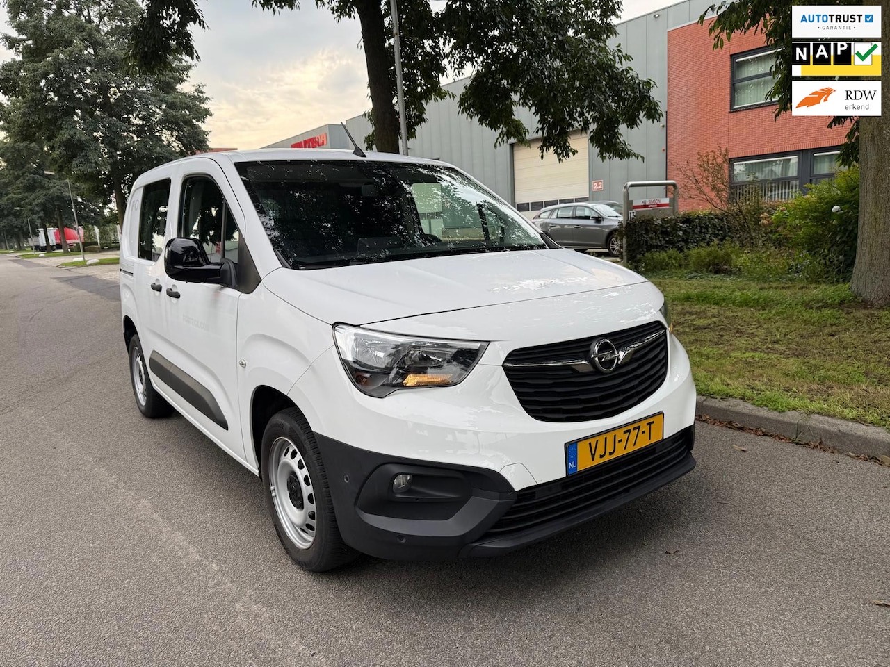 Opel Combo - 1.5D L1H1 Edition euro 6 apk 1e eigenaar - AutoWereld.nl