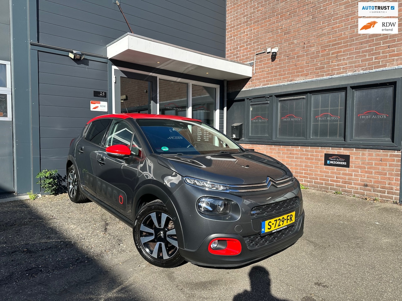 Citroën C3 - 1.2 PureTech S&S Shine|Automaat|Camera|Cruise|Carplay - AutoWereld.nl