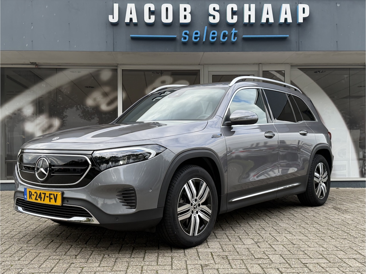 Mercedes-Benz EQB - 250 Luxury Line 67 kWh / 98,50% SoH / Camera / Sensoren / Keyless / Leder / - AutoWereld.nl