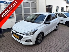 Hyundai i20 - 1.2i 84PK 5D CARPLAY STOEL VERWARMING