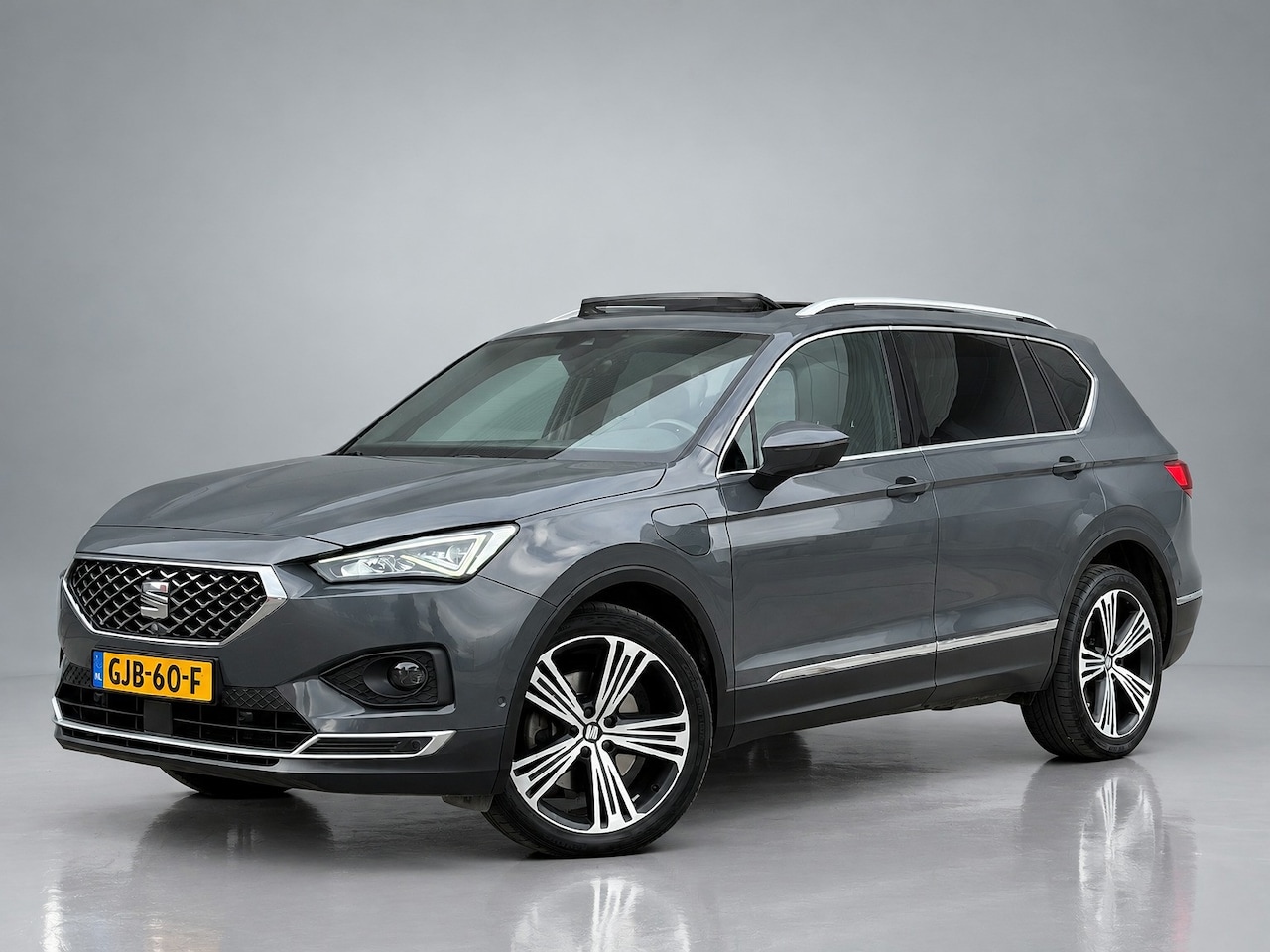 SEAT Tarraco - 1.4 TSI e-Hybrid PHEV Xcellence|SOH 89%|Pano|Trekhaak|360-camera|Stoel/stuurverwarming|Dod - AutoWereld.nl