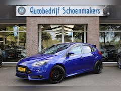 Ford Focus - 2.0 EcoBoost ST-3 RECARO PANO STOELVERW. ELEC.STOELEN ZWARTE-HEMEL LEER CRUISE PDC 18''LMV