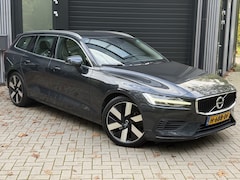 Volvo V60 - 2.0 T6 AWD Momentum Pro Volledig dealer onderhouden | Plug-in hybride 340 pk | Blond leder