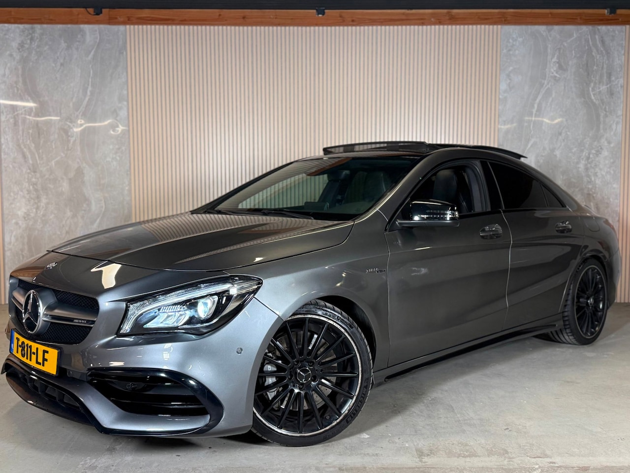 Mercedes-Benz CLA-Klasse - 45 AMG 4Matic Pano HK Keyless Memory Carplay - AutoWereld.nl