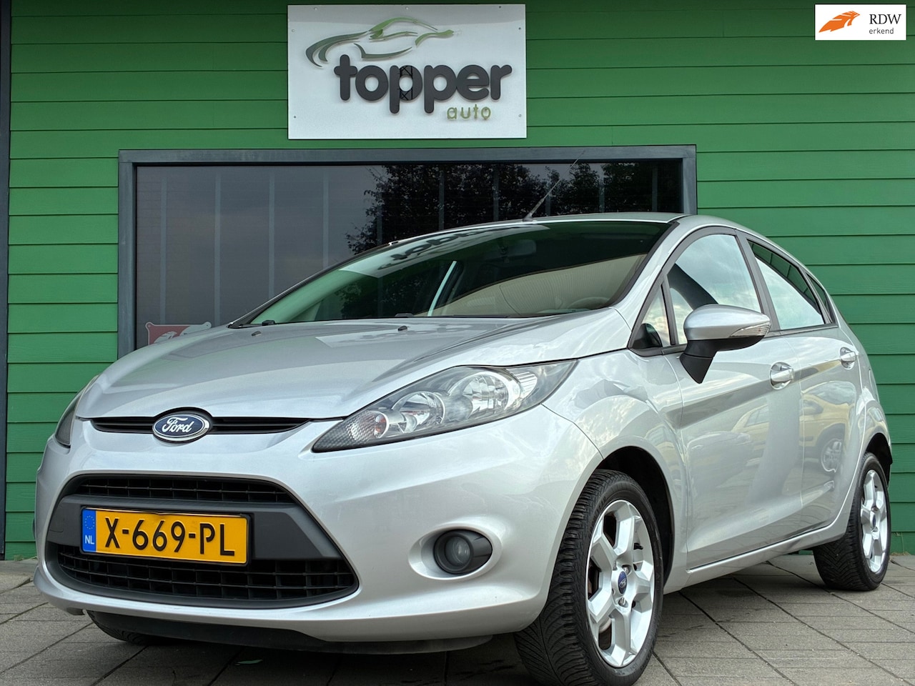 Ford Fiesta - 1.25 Ghia|D-riem v.v.|Trekhaak|Airco|Elektr.ramen|LM-Velgen|Nieuwe APK| - AutoWereld.nl